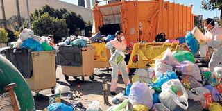 Lipasam ha recogido 3.300 toneladas de basura desde el jueves