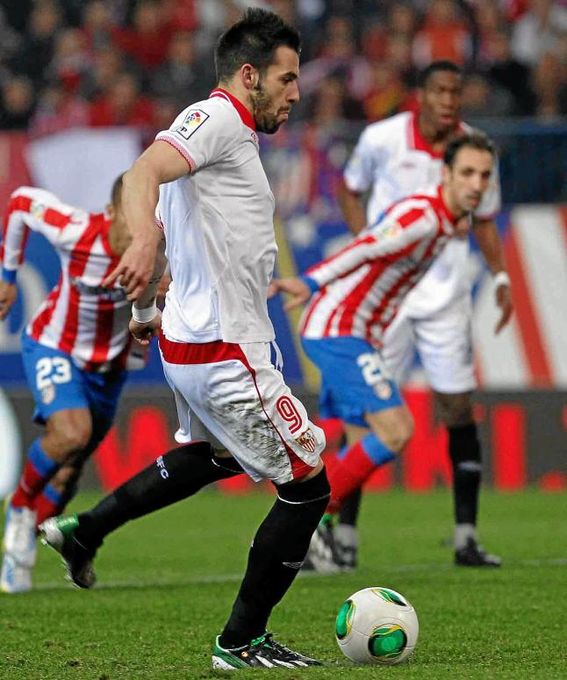 Negredo: "Sabemos que vamos a sufrir, pero hay que trabajarlo"