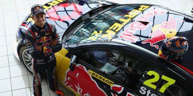 Casey Stoner se estrena sobre las cuatro ruedas con accidente