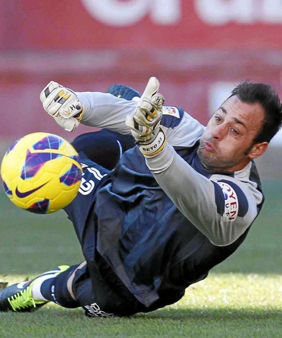 Beto: "Estoy feliz en el Sevilla, por eso me quiero quedar aquí"