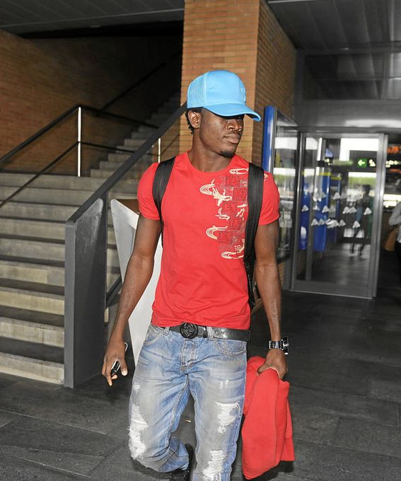 Nosa ya está en Sevilla y el Betis le abre expediente