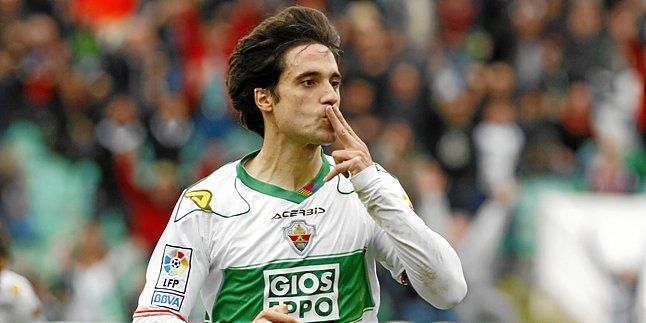 Etxeita: "El Sevilla es un club grande y es muy bonito que se fije en ti"