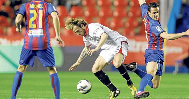 El peor Sevilla desde el ascenso todavía tiene Europa a la vista