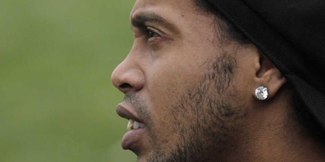 Ronaldinho quiere cerrar su ciclo con la selección jugando el Mundial 2014