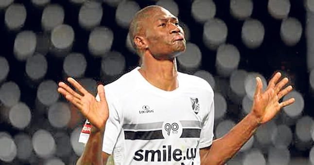 Baldé se exhibe ante ojeadores del Hamburgo y Monchi toma nota