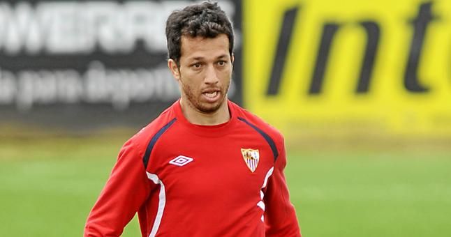 Cicinho: "Le pediría al presidente que no deje salir a Navas"