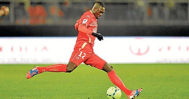 Seguimiento al mediocentro del Valenciennes Rémi Gomis