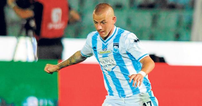 El Sevilla acelera por Weiss a la espera del regreso de su agente