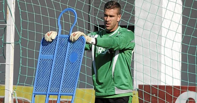 Adrián firmará por el West Ham