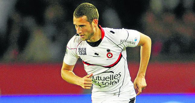 Luigi Bruins esgrime en Niza una presunta oferta del Betis