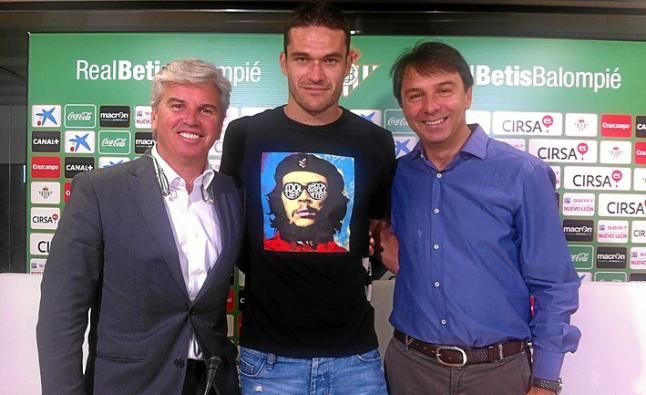 Jorge Molina renueva hasta 2016 con el Betis