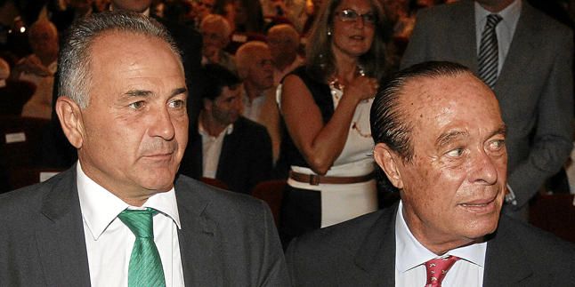 La Fundación Heliópolis premia a Curro Romero por su "beticismo"