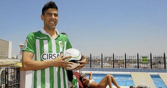 Juanfran: "Estar en el Betis no lo cambio por nada del mundo"