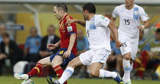España se estrena con victoria en la Confederaciones (2-1)