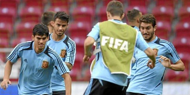 Israel Puerto y Campaña se lucen en la victoria de España