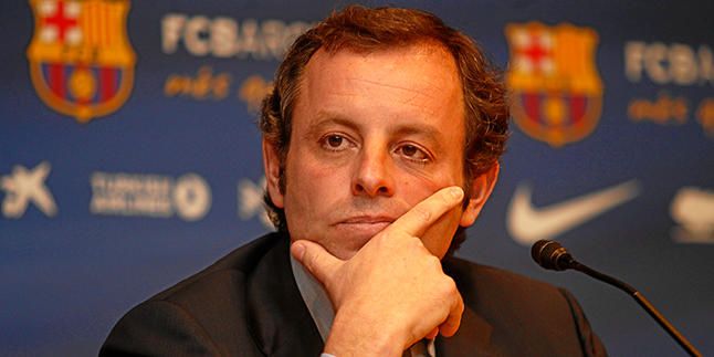 El Barcelona expedienta a un socio por insultar a Sandro Rosell en 'Twitter'