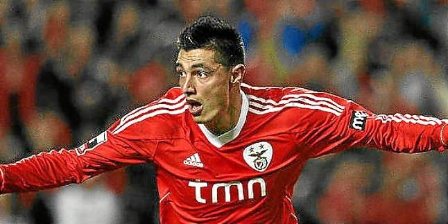 El futuro del paraguayo Óscar Cardozo se aleja del Benfica