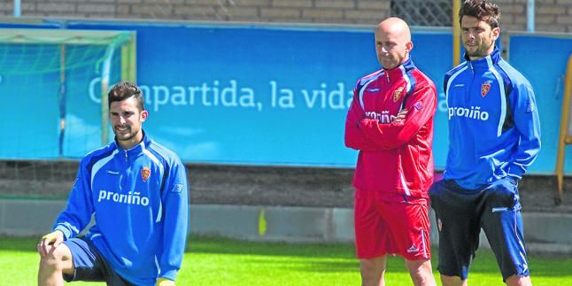 El Betis tantea al central Álvaro González