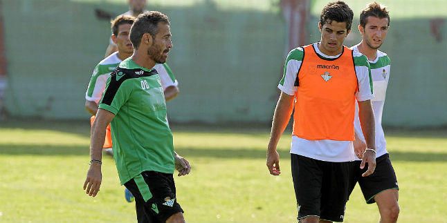 Buena imagen del Betis B en San José (1-3)