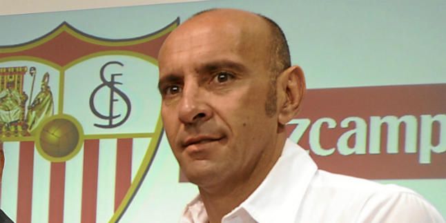 Monchi expresa su indignación por 'Twitter'