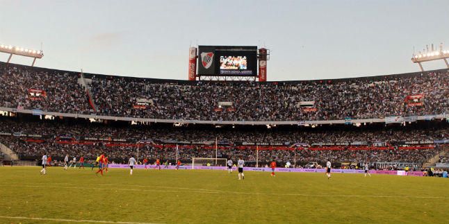 River Plate y Boca Juniors en un superclásico con mucho en juego