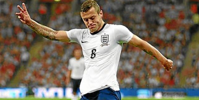 Wilshere no quiere a Januzaj en la selección inglesa