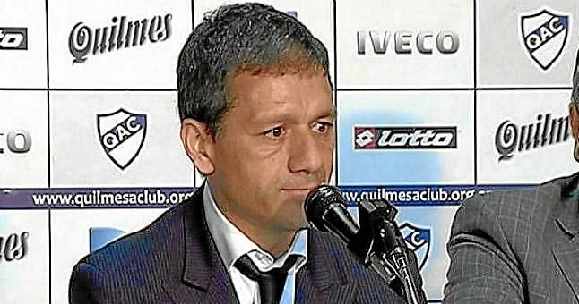 El entrenador del Quilmes deja su cargo tras agredir a un hincha