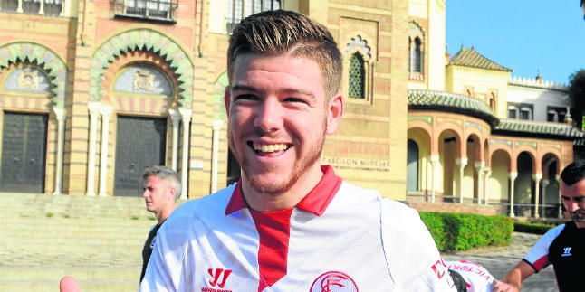 Alberto Moreno llama la atención del United