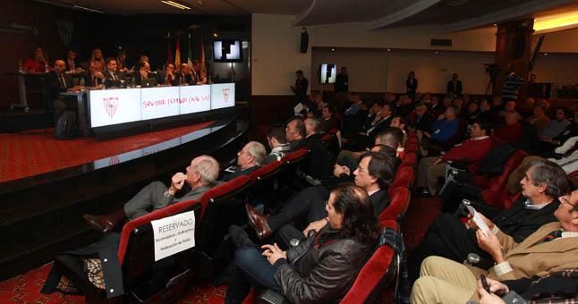 José Castro sale ganador en el 'debate del sevillismo'