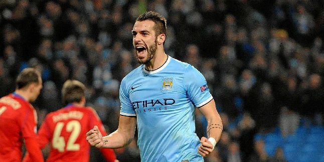 Negredo muestra el camino a Rakitic