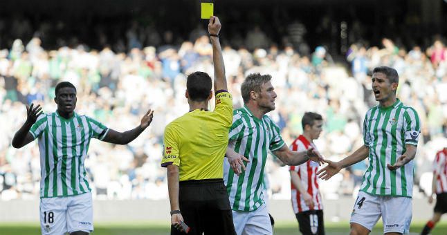 Betis 0-2 Athletic Club: Gil Manzano desquicia a los verdiblancos