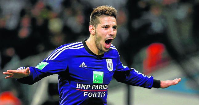 Jestrovic: "Oporto y Sevilla han visto a Mitrovic de 15 a 20 veces"