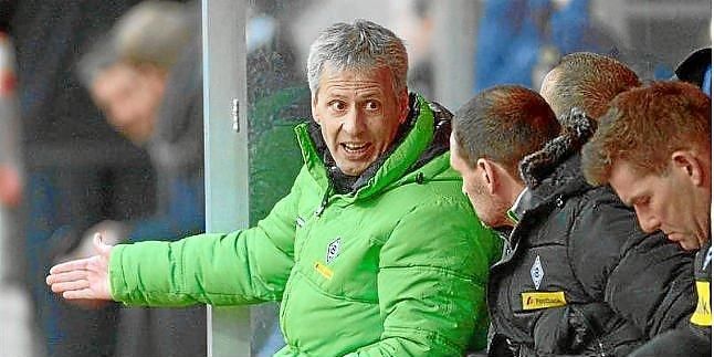 El Borussia Mönchengladbach renueva a su técnico Lucien Favre hasta 2017