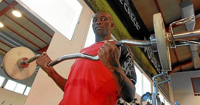 M'Bia: "Quiero jugar la Champions, pero soy feliz aquí"