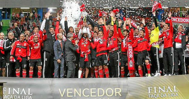 El Benfica suma su segundo título de la temporada
