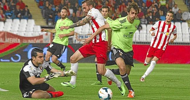 Osasuna necesita vender y en el Sevilla gustan Andrés Fernández y Arribas