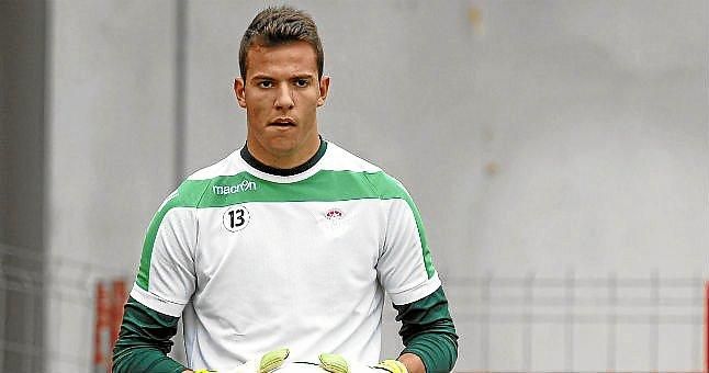 Pedro será el tercer portero y Alexis busca competencia para Adán