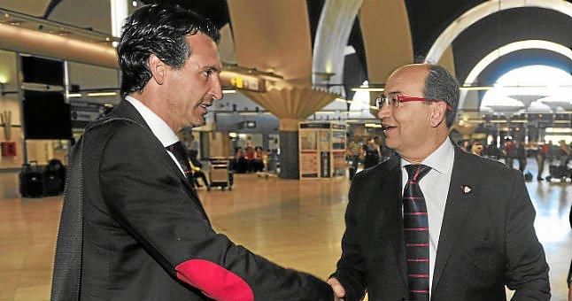 Castro: "Emery me ha dicho que nada más lleguemos a Sevilla firmará su contrato"