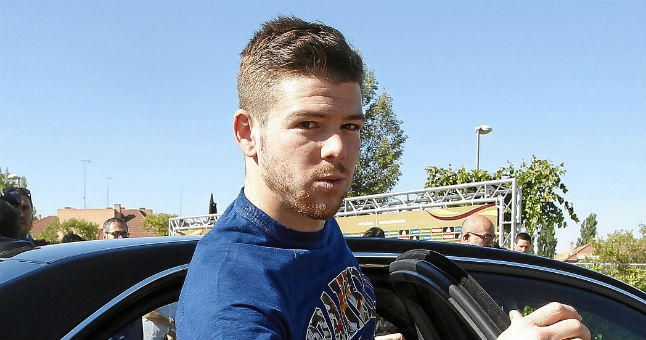El traspaso de Alberto Moreno se demora por las formas de pago