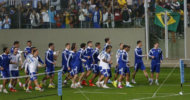 La afición brasileña se vuelca con Argentina y Messi en el entrenamiento