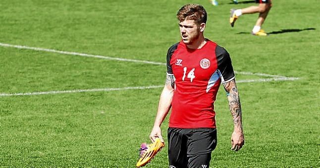 Un Liverpool dubitativo solicita otras opiniones sobre Alberto Moreno
