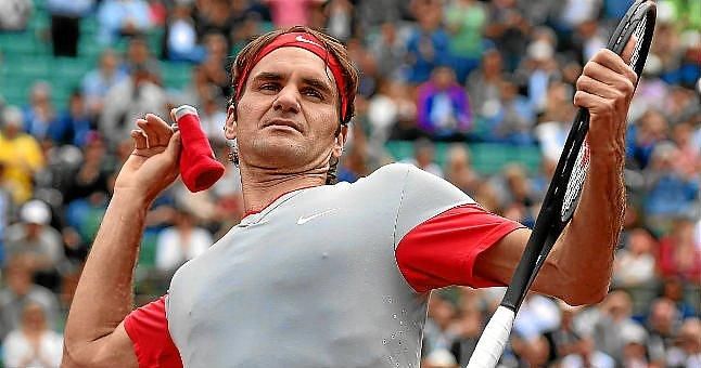 Federer gana por séptima vez en Halle tras batir a Falla en la final