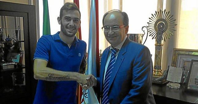 Aleix Vidal, segundo fichaje del Sevilla: "Cuando escuché el himno, quise jugar aquí"