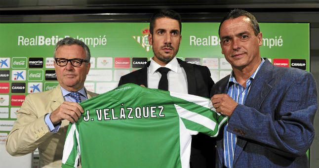 Velázquez: "Estoy seguro de que unidos y con trabajo devolveremos al Betis a Primera"