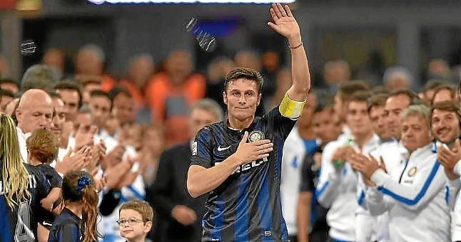 El Inter de Milan retira el '4' de Zanetti y le nombra vicepresidente