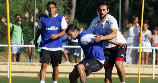 El Sevilla entrena duro en Costa Ballena