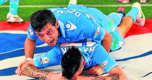 El Valencia de Nuno se adelanta por Dzemaili