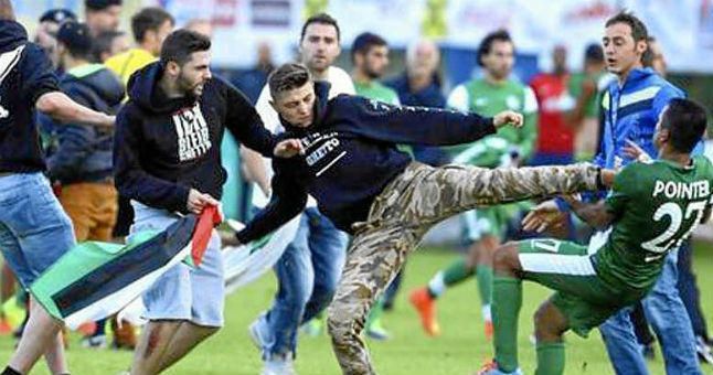 Dos jugadores del Maccabi Haifa fueron agredidos en Austria