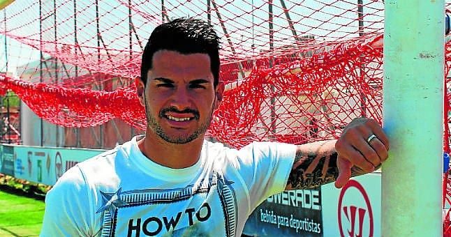 Vitolo: "Europa es el objetivo; la Champions, la ilusión"