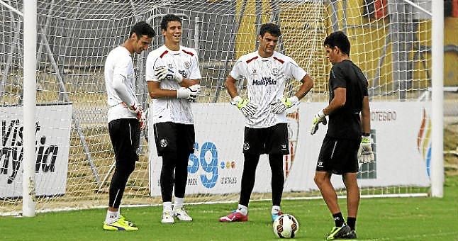 David Soria por Barbosa, única novedad en la lista de Emery